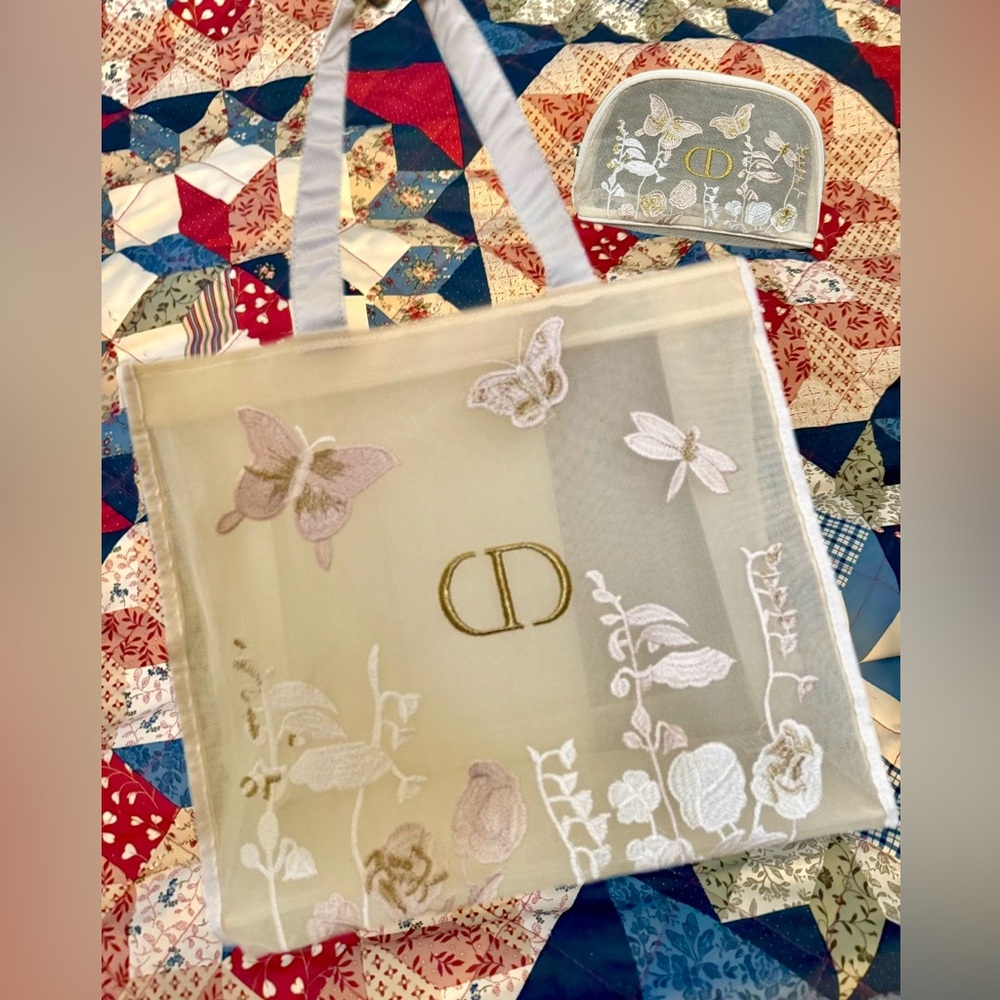 Deal Alert- Christian Dior large tote & matching pouch a mesh bag combo NEW